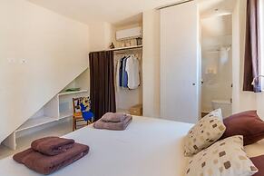 TD Lamia Porta Rossa Countryside w Olive Trees