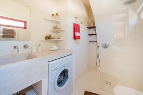 TD Lamia Porta Rossa Countryside w Olive Trees