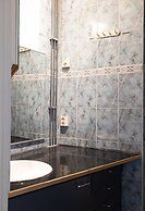 2ndhomes Cozy 2BR Home w Balcony & Sauna