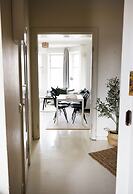 2ndhomes Cozy 2BR Home w Balcony & Sauna