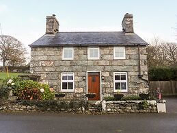 Ty'n y Clawdd