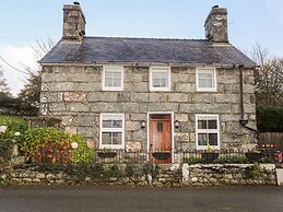 Ty'n y Clawdd