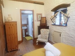 Beautiful 15th Century Watermill - Lovely Location