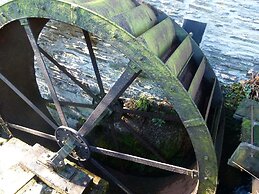 Beautiful 15th Century Watermill - Lovely Location