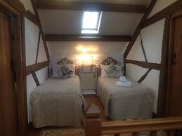 Beautiful 15th Century Watermill - Lovely Location