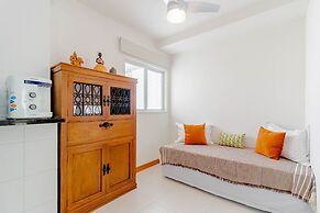 BR06 Quarto e Sala - 550m Praia da Barra