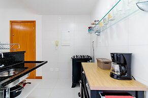 BR06 Quarto e Sala - 550m Praia da Barra