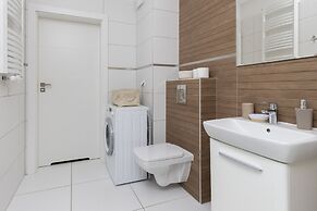 Apartment Seaside Krasickiego by Renters