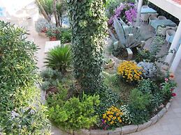 Guesthouse Punta Mira - Beachfront