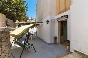 2328 Casa Vico Manzoni by Barbarhouse