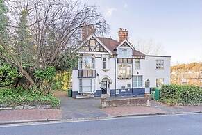 Stylish Large 1-bed Apartment in Tunbridge Wells