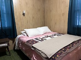 Musky Joes Twin Pines Resort