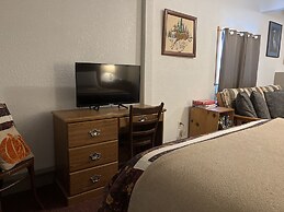 Musky Joes Twin Pines Resort