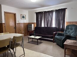 Musky Joes Twin Pines Resort