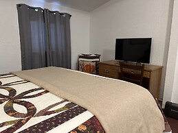 Musky Joes Twin Pines Resort