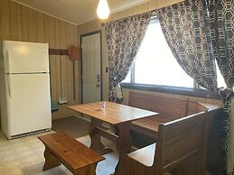 Musky Joes Twin Pines Resort