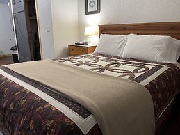 Musky Joes Twin Pines Resort