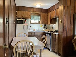 Musky Joes Twin Pines Resort