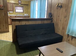 Musky Joes Twin Pines Resort