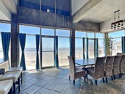 An Oceanfront Experience