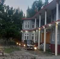 Kachura Gateway Hotel