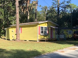 Nature Coast Inn and Cottages