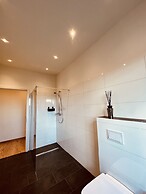 Pure Highlight Living