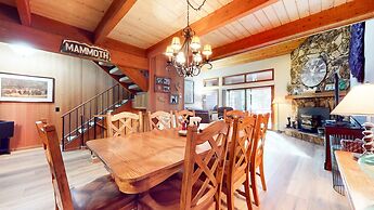 Winterset #3 3 Bedroom Condo by RedAwning