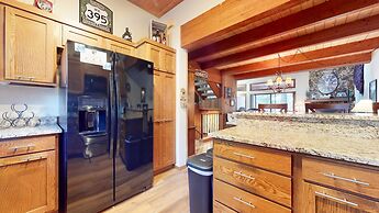 Winterset #3 3 Bedroom Condo by RedAwning