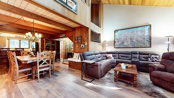 Winterset #3 3 Bedroom Condo by RedAwning