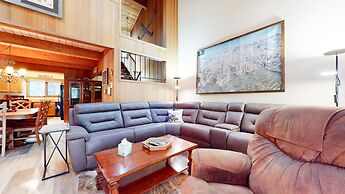 Winterset #3 3 Bedroom Condo by RedAwning