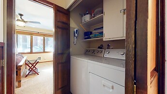 Winterset #3 3 Bedroom Condo by RedAwning