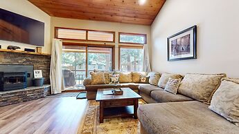 Woodlands #11 3 Bedroom Condo by RedAwning