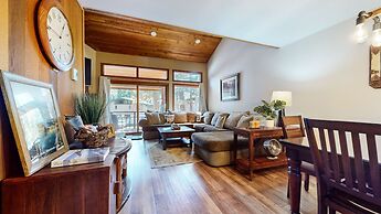 Woodlands #11 3 Bedroom Condo by RedAwning