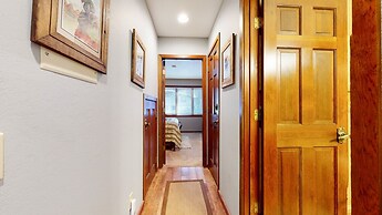 Woodlands #11 3 Bedroom Condo by RedAwning