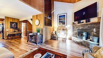 Woodlands #11 3 Bedroom Condo by RedAwning