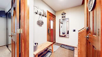 Woodlands #11 3 Bedroom Condo by RedAwning