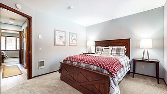 Woodlands #11 3 Bedroom Condo by RedAwning