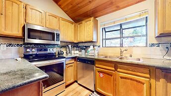 Woodlands #11 3 Bedroom Condo by RedAwning