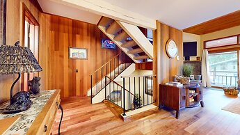 Woodlands #11 3 Bedroom Condo by RedAwning