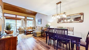 Woodlands #11 3 Bedroom Condo by RedAwning