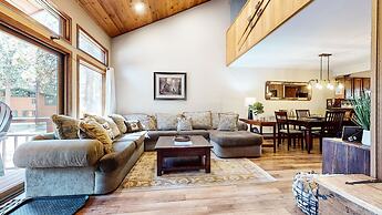 Woodlands #11 3 Bedroom Condo by RedAwning