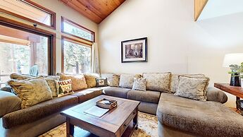 Woodlands #11 3 Bedroom Condo by RedAwning