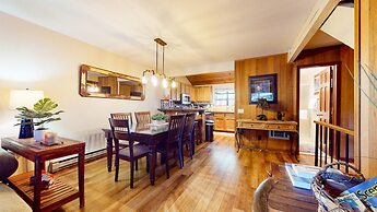 Woodlands #11 3 Bedroom Condo by RedAwning