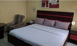 Msquare Whitehouse Hotel