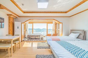 Geoje Daesan Oceanview Spa Pension