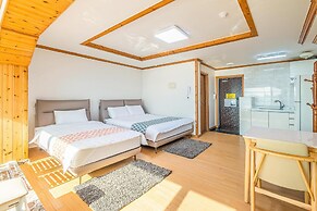 Geoje Daesan Oceanview Spa Pension