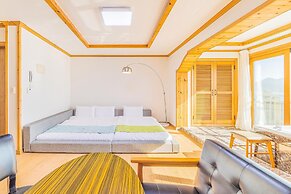 Geoje Daesan Oceanview Spa Pension