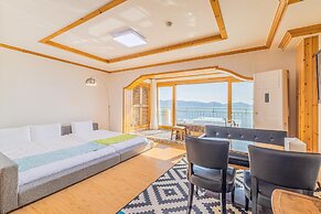 Geoje Daesan Oceanview Spa Pension
