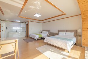 Geoje Daesan Oceanview Spa Pension